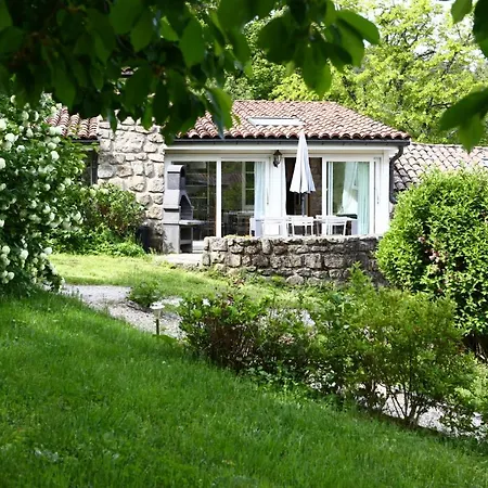 Les Grangeonnes, Nature, Piscine, Bain Nordique, Sauna Pour Accueil Familiale Ou De Groupe Saint-Basile